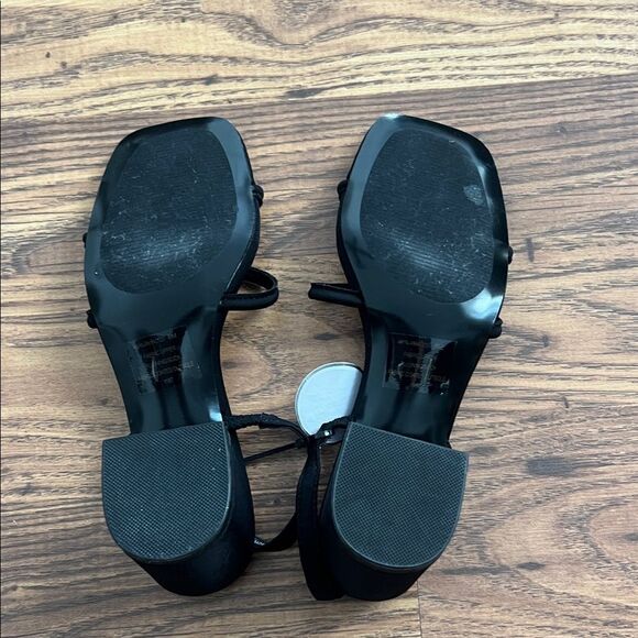 Steve Madden Elegant Black Block Heels - Picture 2 of 2